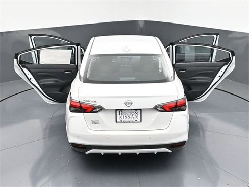 New 2025 Nissan Versa SV w/ Trunk Package image 43