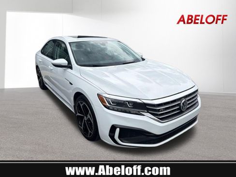 Used 2020 Volkswagen Passat 2.0T R-Line FWD image 1