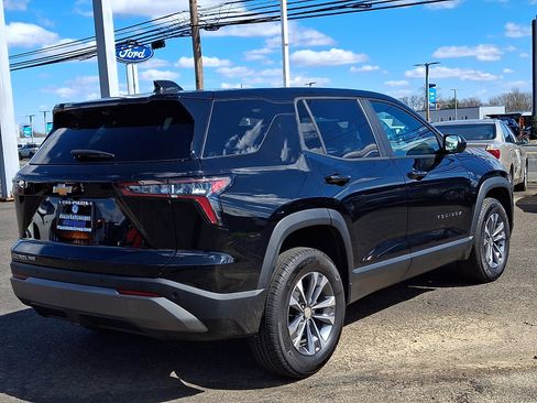 Used 2025 Chevrolet Equinox LT w/ Safety and Technology Package image 7