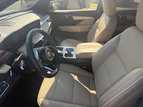 Used 2025 Buick Enclave Preferred w/ Power Package FWD image 27