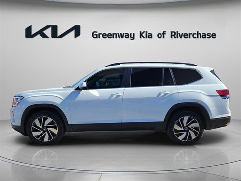 Used 2025 Volkswagen Atlas SE image 4