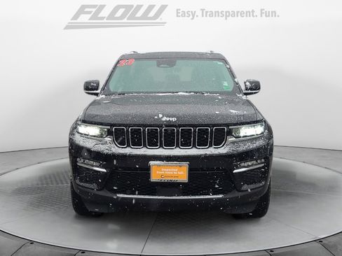 Used 2023 Jeep Grand Cherokee Limited w/ Luxury Tech Group II image 2