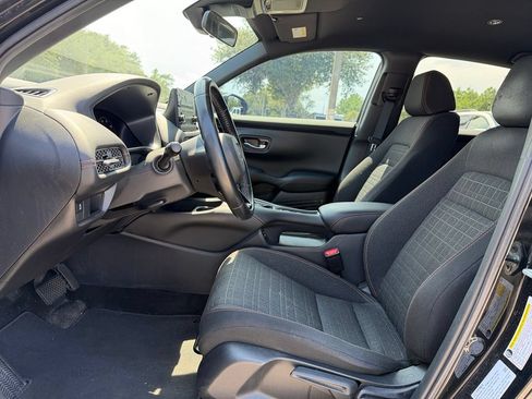 Used 2025 Honda HR-V Sport image 8