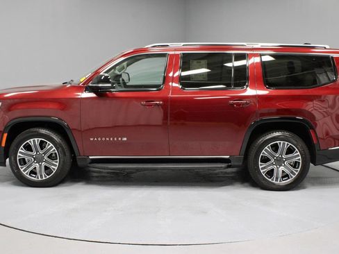 Used 2024 Jeep Wagoneer 4WD w/ Premium Group I image 9