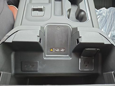 New 2026 GMC Sierra 2500 Denali Ultimate w/ LPO, Black Badging Package image 22