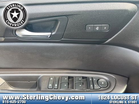 Used 2017 Chevrolet Traverse Premier image 17