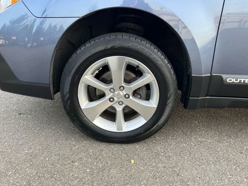Used 2014 Subaru Outback 2.5i Limited image 27