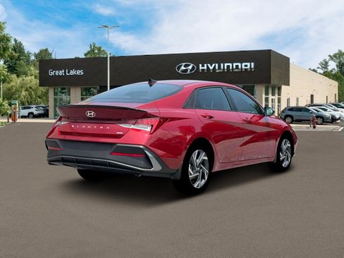 New 2025 Hyundai Elantra SEL image 8