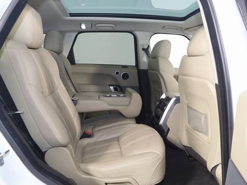 Used 2016 Land Rover Range Rover Sport SE image 14