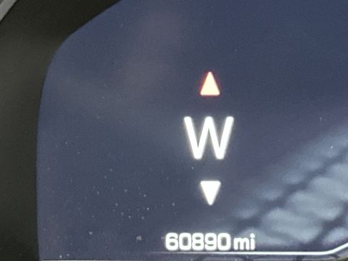 Used 2023 GMC Yukon XL AT4 image 29