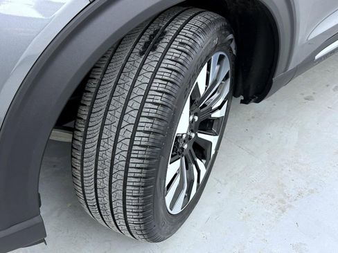 Used 2025 Ford Explorer Platinum w/ LUX Leather Package image 25