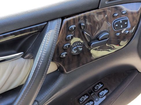 Used 2002 Mercedes-Benz CL 55 AMG image 11