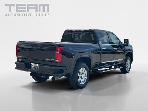 Used 2024 Chevrolet Silverado 2500 High Country w/ High Country Premium Package AWD/4WD image 7