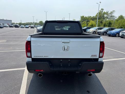 Used 2023 Honda Ridgeline Sport image 5