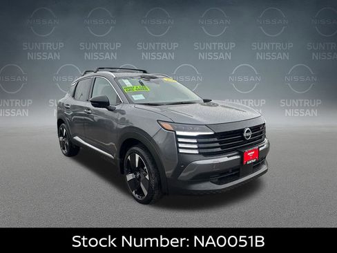 New 2026 Nissan Kicks SR w/ SR Premium Package FWD image 9