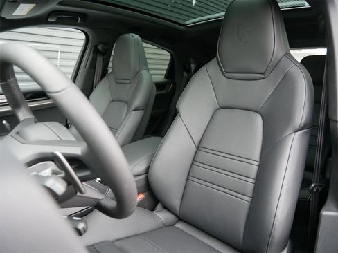 New 2026 Porsche Cayenne S image 5