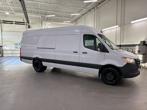 New 2025 Mercedes-Benz Sprinter 3500 image 7