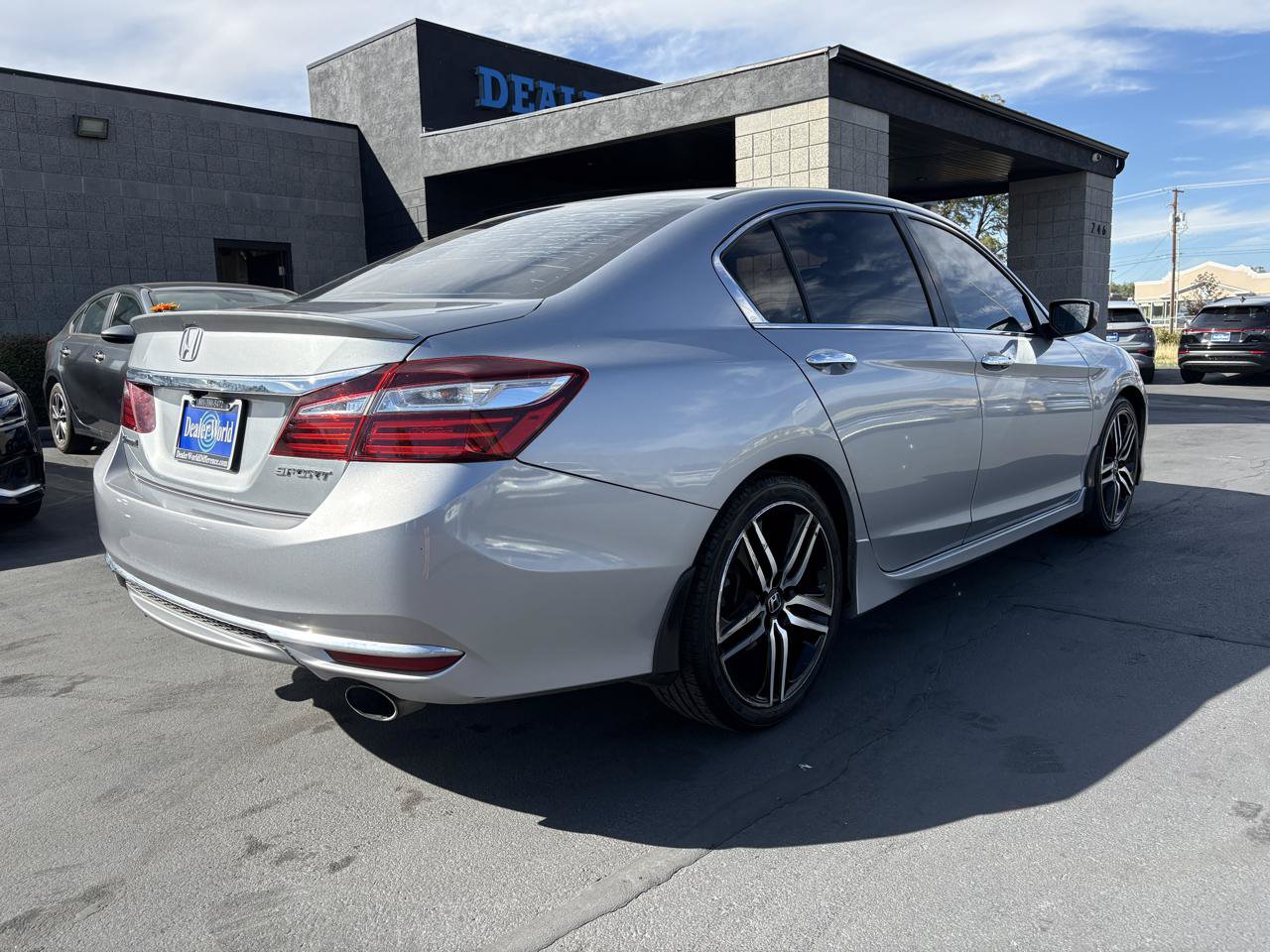 Used 2017 Honda Accord Sport image 5