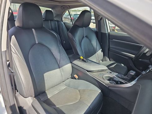 Used 2022 Toyota Camry XSE w/ Navigation Package image 13