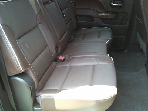 Used 2016 Chevrolet Silverado 2500 High Country w/ High Country Premium Package AWD/4WD image 24