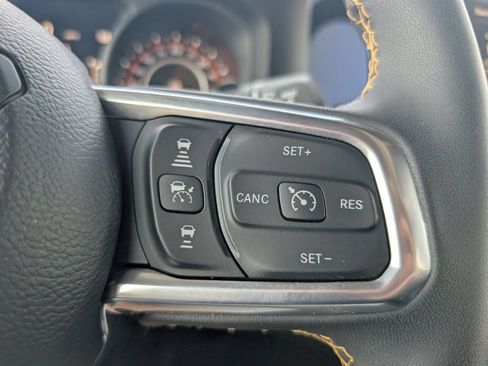 Used 2024 Jeep Wrangler Unlimited Sahara w/ Technology Group AWD/4WD image 16