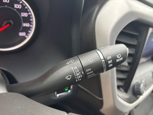 Certified 2023 GMC Acadia SLE w/ Driver Convenience Package image 28