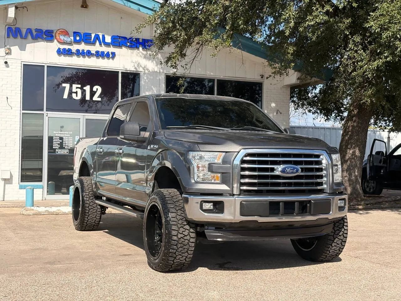 Used 2016 Ford F150 XLT w/ Equipment Group 302A Luxury RWD image 1