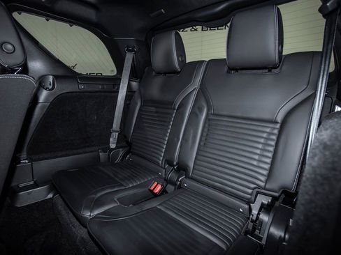 Used 2024 Land Rover Discovery Metropolitan Edition AWD/4WD image 16