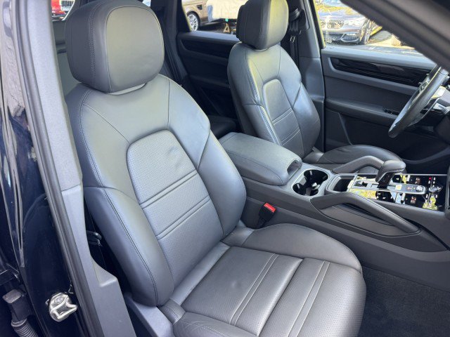 Used 2020 Porsche Cayenne AWD/4WD image 33