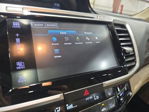 Used 2017 Honda Accord EX-L image 22