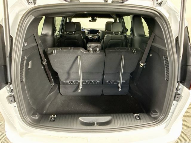 New 2027 Chrysler Pacifica Select FWD image 25