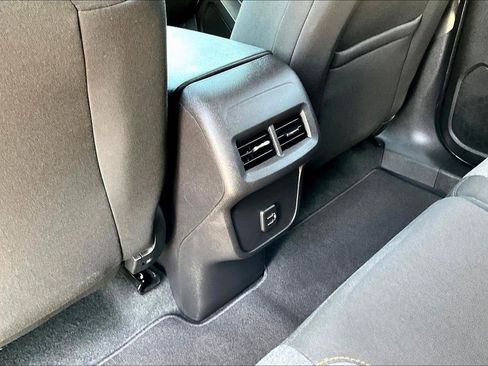 Used 2024 Chevrolet Equinox LT image 12