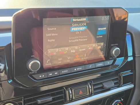 Used 2022 Nissan Pathfinder SV image 19