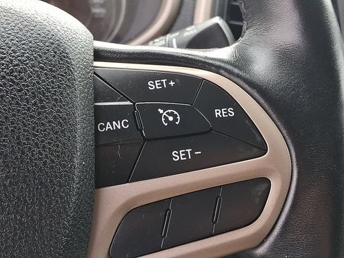 Used 2017 Jeep Cherokee High Altitude AWD/4WD image 25