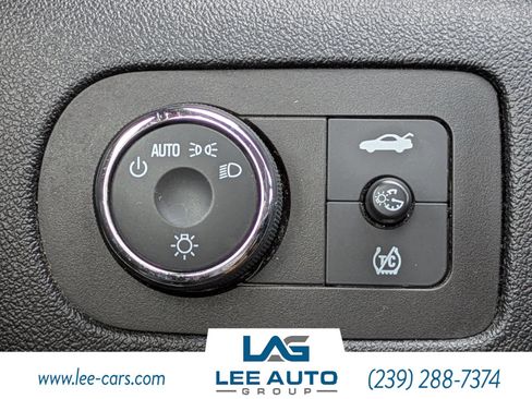 Used 2009 Chevrolet Impala LT FWD image 18