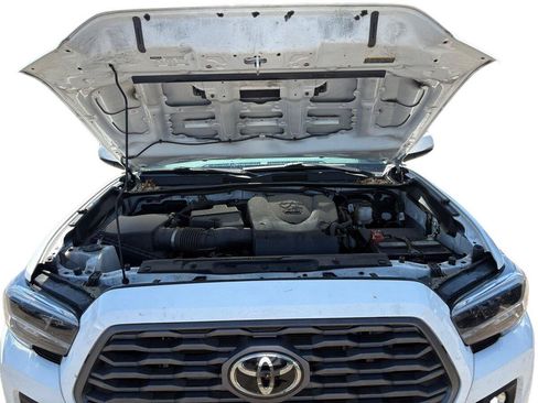 Used 2023 Toyota Tacoma TRD Sport AWD/4WD image 18