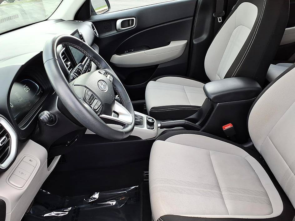 Used 2026 Hyundai Venue SEL FWD image 15