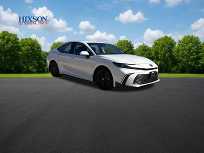 New 2026 Toyota Camry SE w/ Convenience Package