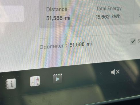 Used 2022 Tesla Model Y Long Range image 35