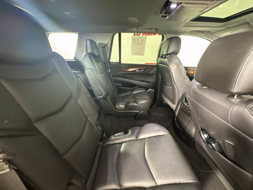 Used 2019 Cadillac Escalade Luxury AWD/4WD image 54
