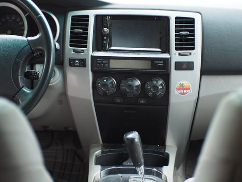 Used 2007 Toyota 4Runner SR5 RWD image 16