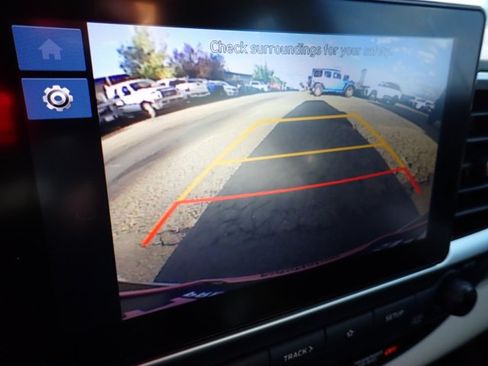 Used 2026 Hyundai Venue SEL FWD image 23
