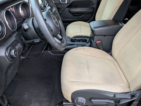 Used 2018 Jeep Wrangler Unlimited Sport image 8