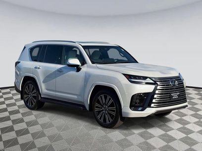 Used 2025 Lexus LX 600 4WD w/ Accessory Package (2T)