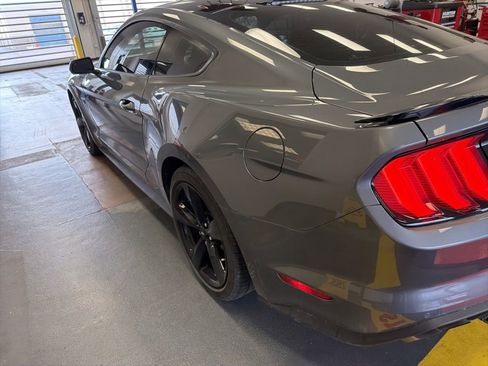 Used 2022 Ford Mustang GT w/ Black Accent Package RWD image 7