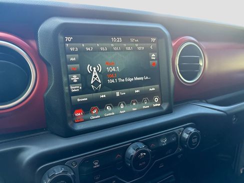 Used 2023 Jeep Wrangler Unlimited Rubicon image 15