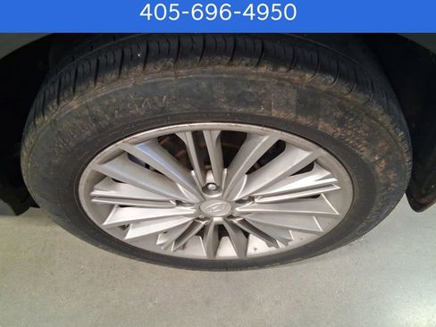 Used 2019 Hyundai Kona SEL image 14