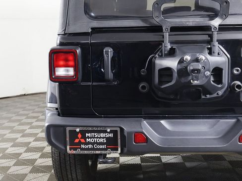Used 2023 Jeep Wrangler Unlimited Sahara AWD/4WD image 12