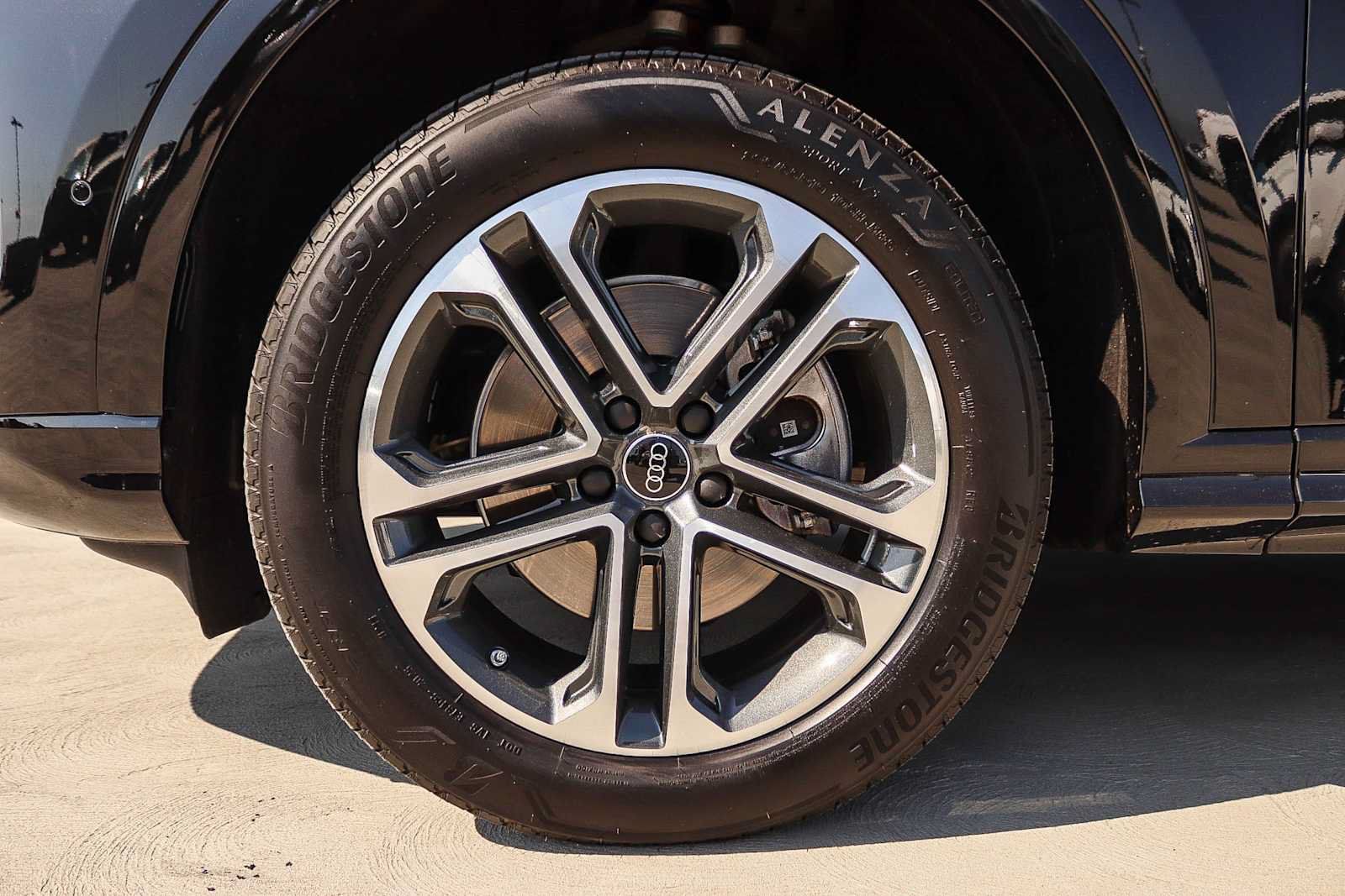 Used 2025 Audi Q5 Premium w/ Convenience Package AWD/4WD image 14