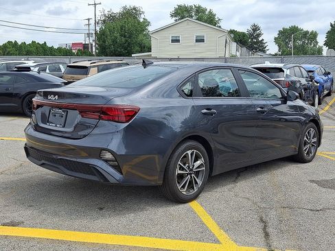 Certified 2023 Kia Forte LXS FWD image 7